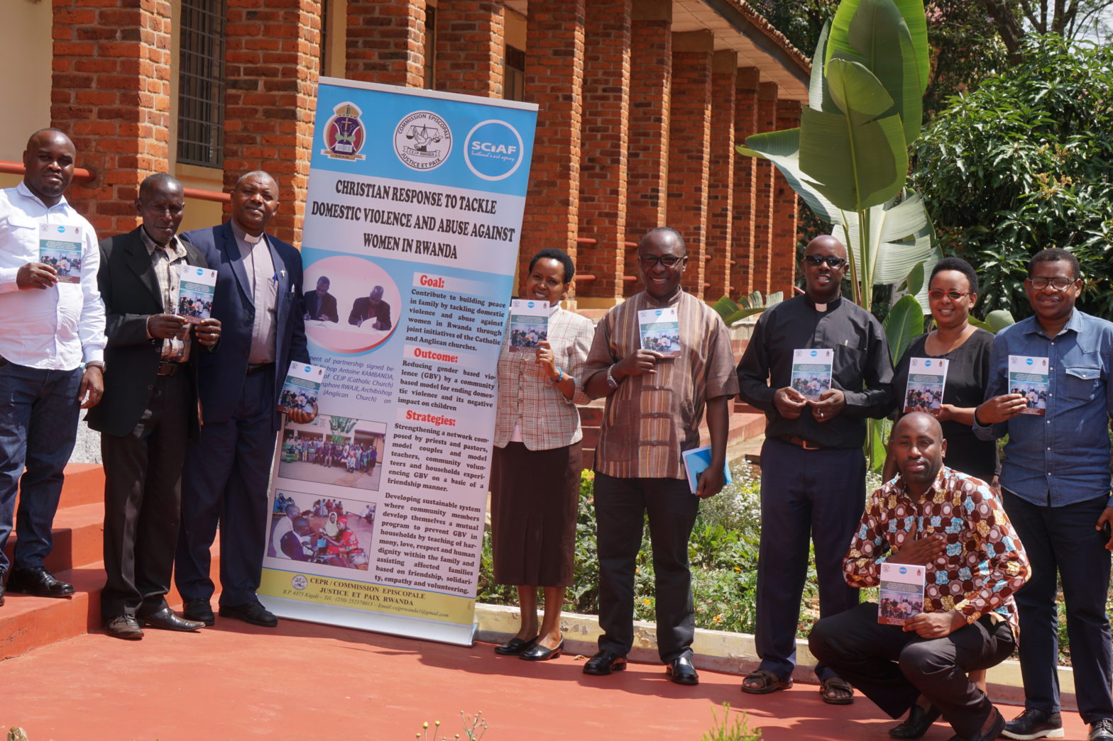 Réponse Chrétienne pour Lutter Contre La Violence Domestique et les Abus contre les Femmes au Rwanda